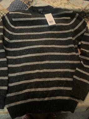 Crown and Ivy sweater
